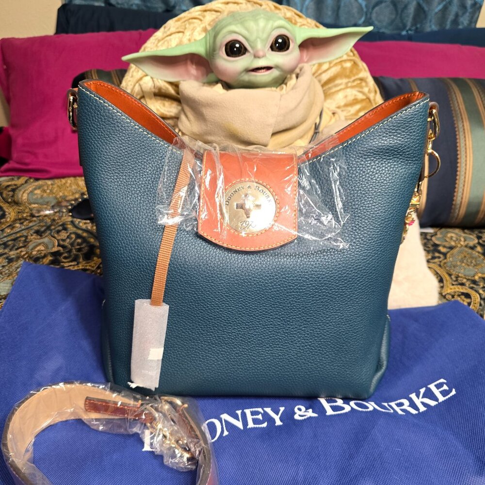 Dooney & Bourke Turnlock Sac 30 in Teal - NWT